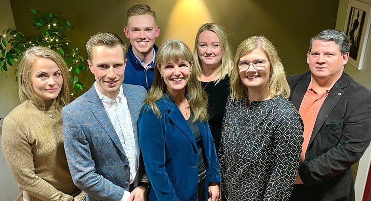 Halla Karen Kristjánsdóttir íþróttakennari skipar 1. sætið á lista Framsóknarflokksins í Mosfellsbæ og Aldís Stefánsdóttir viðskiptafræðingur er í 2. sæti.