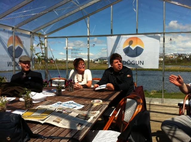 Helga Þórðardóttir, formaður Dögunar, segir málefni flokksins tilbúin en kjördæmaráð geti síðan lagt áherslu á sín málefni.