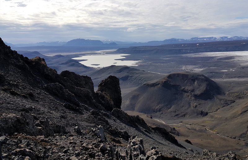 Útsýni af Stóru-Jarlhettu til vesturs yfir Hagafellsjökul, Hagavatn, Læmið og Hlöðufell. Skjaldbreiður fjærst. Mynd: Ólafur Örn Haraldsson