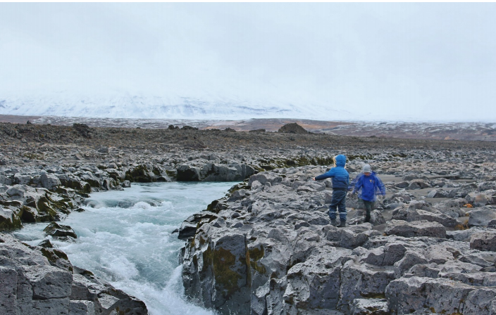 Að leik við Geitá. Mynd: Úr skýrslu um miðhálendisþjóðgarð