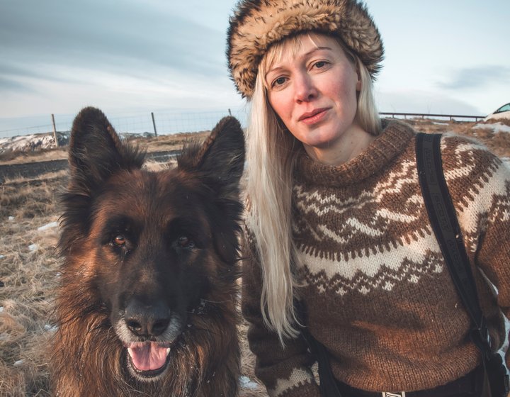 Heiða Guðný ásamt tryggum vini sínum, hundinum Fífli.