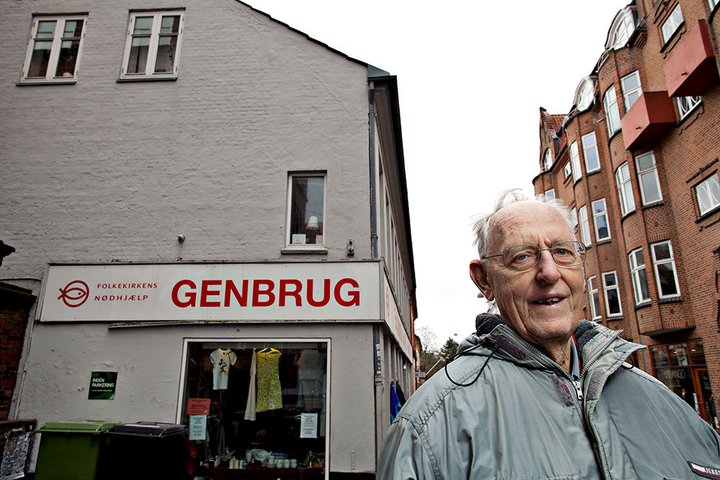 Herluf Andersen, „endurnotapresturinn“, lést árið 2013, þá áttræður að aldri.