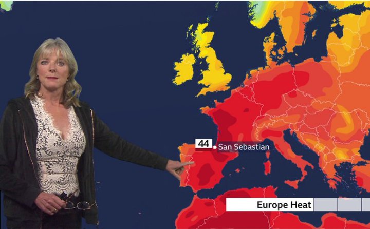 Veðurfréttamaður BBC fer yfir hitamet helgarinnar.