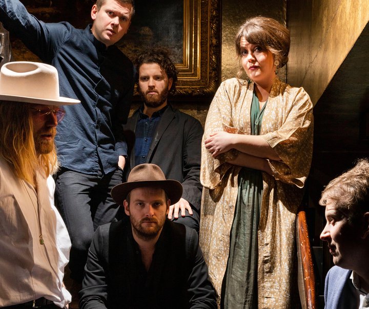 Hljómsveitin Hjaltalín gat ekki fengið bankamillifærslu frá Bretlandi vegna veru Íslands á gráa lista FATF.