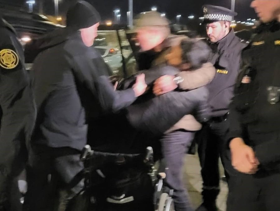 Skjáskot/Sema Erla Hussein handtaka