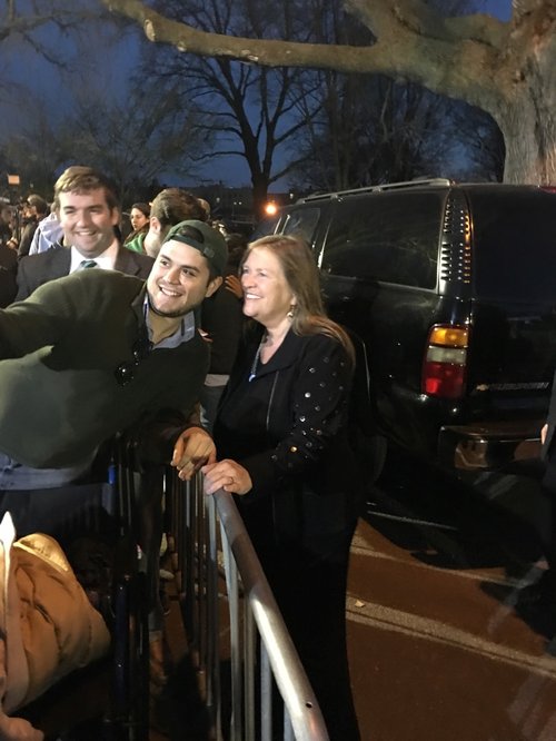 Sjálfsmyndir með Jean O'Meara Sanders.