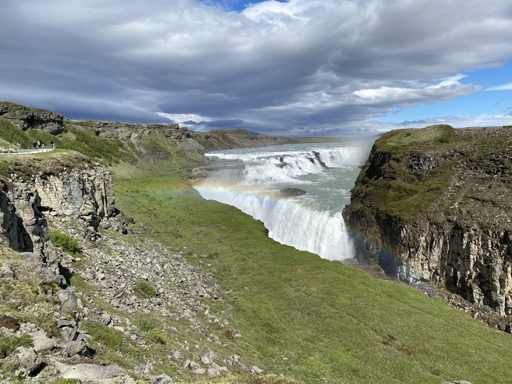 Unnið er að framkvæmdum á stígum og útsýnispalli við Gullfoss.
