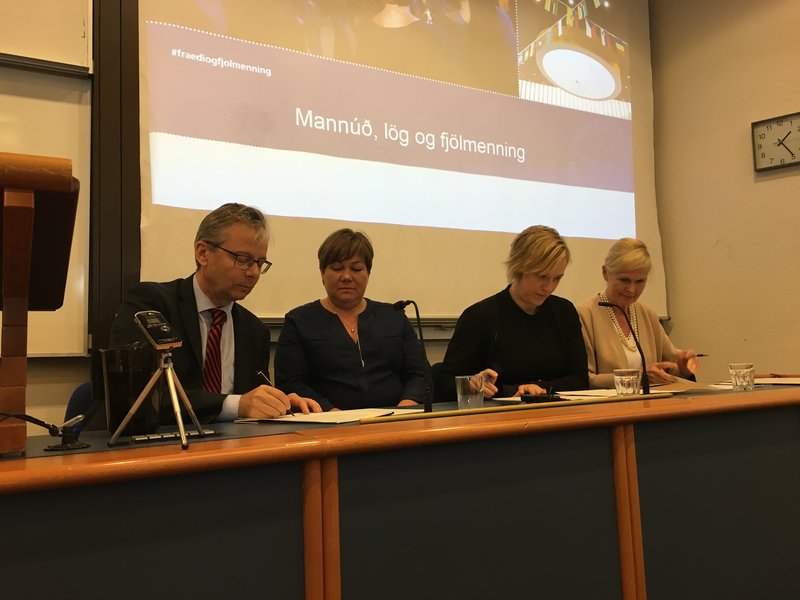 Samningar undirritaðir