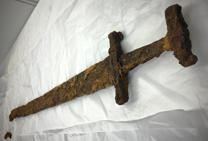 Eitt „nýtt“ sverð fannst á dögunum sem nú er geymt á Þjóðminjasafni Íslands. 