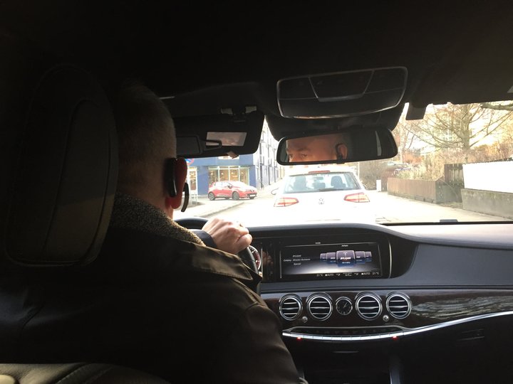 Innan úr ráðherrabifreið Katrínar Jakobsdóttur forsætisráðherra.