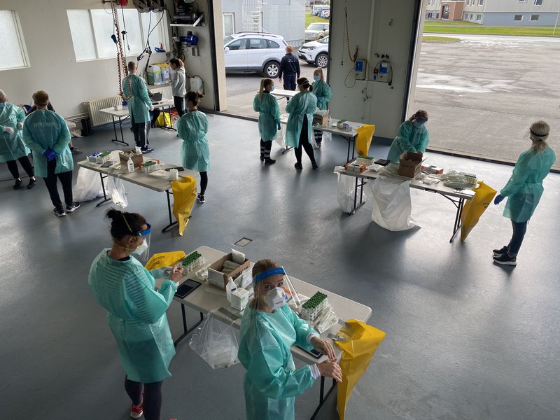 Frá skimun Íslenskrar erfðagreiningar á Akranesi. Mynd: Lögreglan