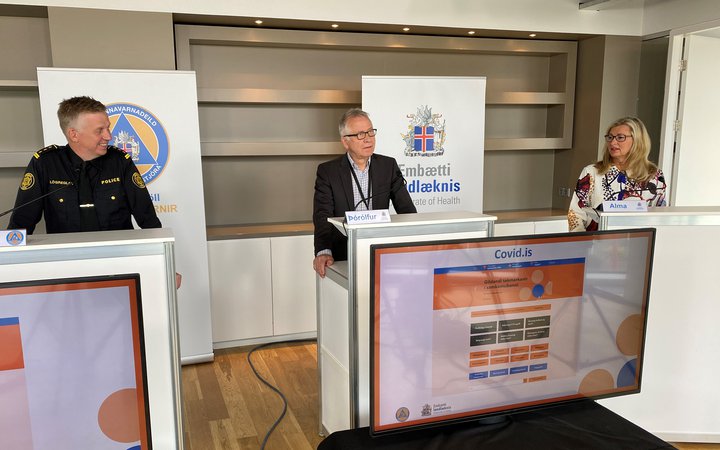 Víðir, Þórólfur og Alma á 92. upplýsingafundi almannavarnadeildar ríkislögreglustjóra og embættis landlæknis sem haldinn var fyrr í dag.