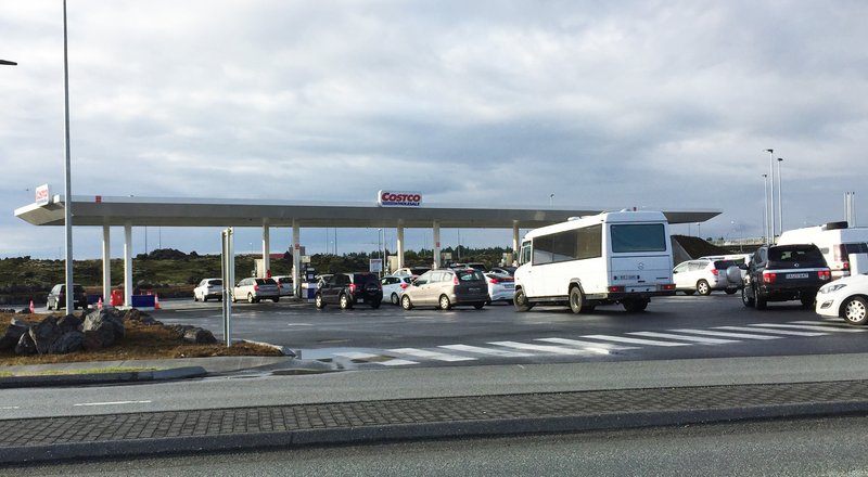 Costco hefur ekki einungis náð umtalsverðri hlutdeild á dagvörumarkaði, heldur einnig á eldsneytismarkaði. Í fyrrasumar sýndu tölur að Costco seldi sjötta hvern eldsneytislítra á höfuðborgarsvæðinu. MYND: Birgir Þór Harðason