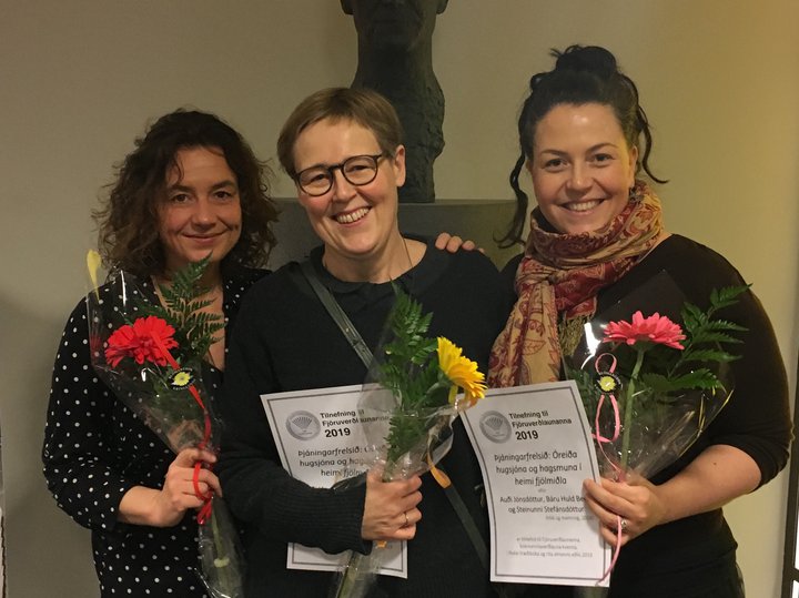 Auður Jónsdóttir, Steinunn Stefánsdóttir og Bára Huld Beck samankomnar þegar Þjáningarfrelsið var tilnefnt til verðlaunanna.