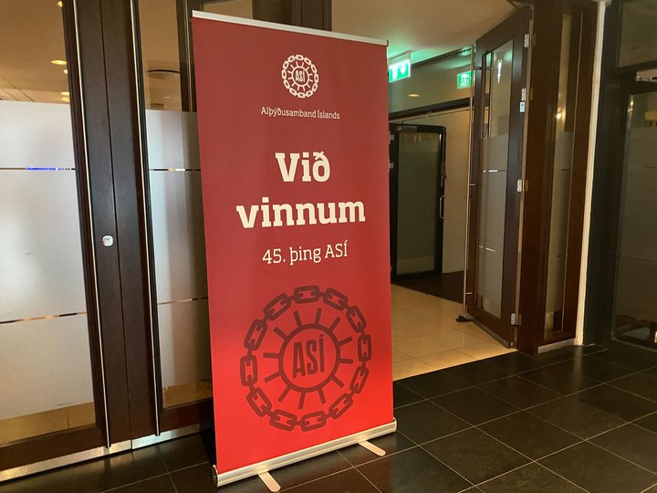 45. þing ASÍ fer fram á Hótel Nordica. Tillaga þess efnis að þinginu verði frestað um sex mánuði verður mögulega lögð fram á þinginu í dag.