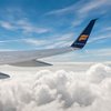 Icelandair hefur ekki mikið upp úr því að fljúga með nær tómar flugvélar yfir hafið og aflýsa því stundum flugi með skömmum fyrirvara. Samgöngustofa segir slíkt gera félagið bótaskylt.