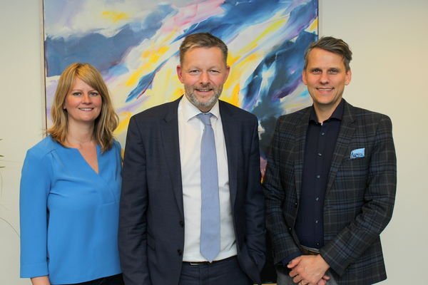 Þorsteinn Víglundsson ásamt Magnúsi Geir Þórðarsyni, formanni Jafnréttisráðs, og Tinnu Traustadóttur, varaformanni ráðsins