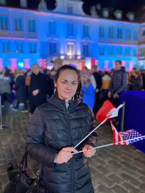 Júlía, flóttakona frá Kharkív vildi sjá Biden gefa loforð um að Bandaríkin og NATÓ myndu koma á flugbanni yfir Úkraínu. Henni varð ekki að óskum. Mynd: Arnar Þór.