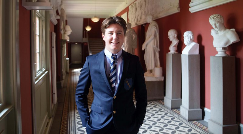 Christian Danaprins hóf nám í Herlufsholm-skólanum í fyrra. En næsta vetur fer hann í annan skóla. Mynd: Af vef dönsku konungsfjölskyldunnar
