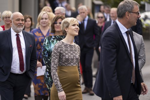 Kristrún Frostadóttir er nýr formaður Samfylkingarinnar. Hér sést hún í forgrunni, og þau Logi og Helga Vala eru í baksýn. Mynd: