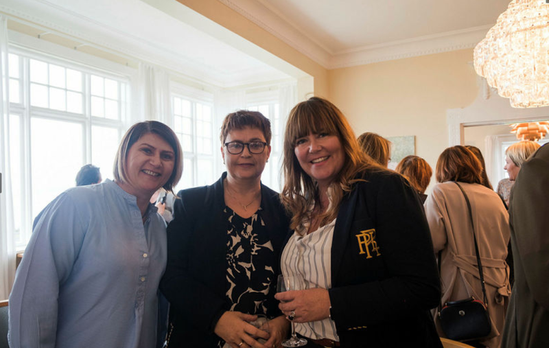 Eitt fyrsta embættisverk Þórdísar Lóu í borgarstjórn var að bjóða vinkonum sínum í Félagi Kvenna í Atvinurekstri til veislu í Höfða. En veislan mun hafa kostað borgarbúa nærri 350.000 krónur. Mynd: FKA