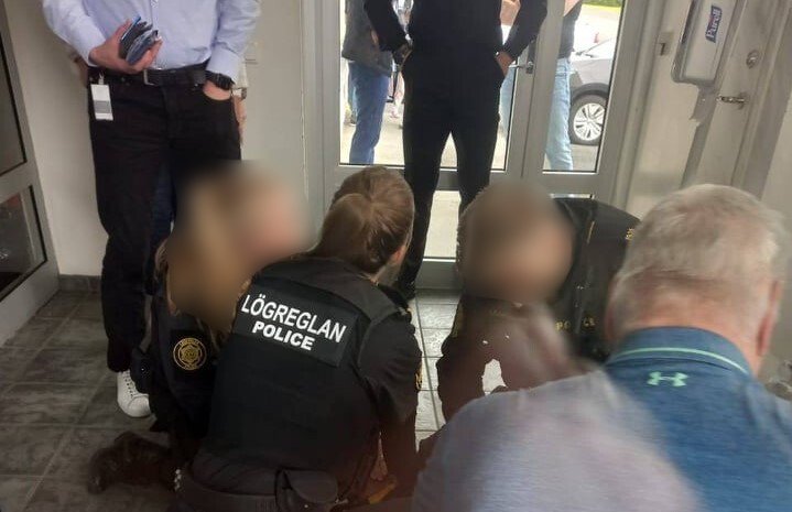 Mynd af handtökunni sem samtökin No Borders birtu á Facebook-síðu sinni.