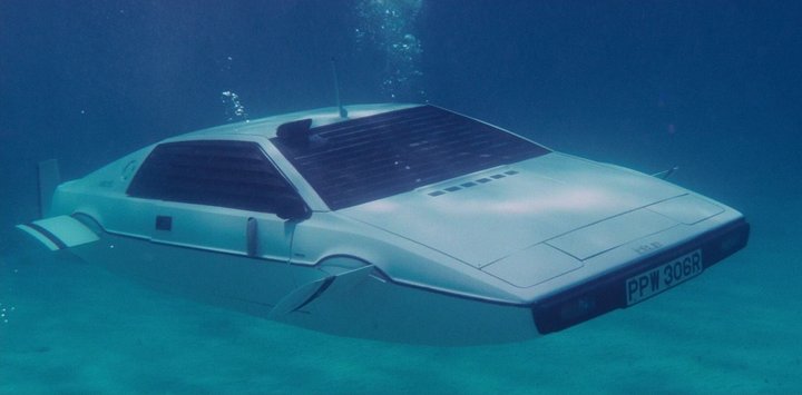 Lotus-esprit-S1-submarine.jpg