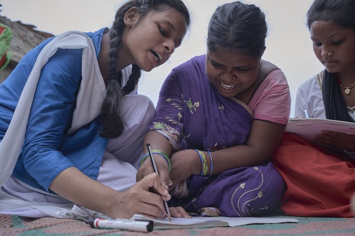 Munni, 16 ára stúlku sem býr í fátækrahverfi í Patna, Indlandi ásamt foreldrum sínum, fimm bræðrum og tveimur systrum.