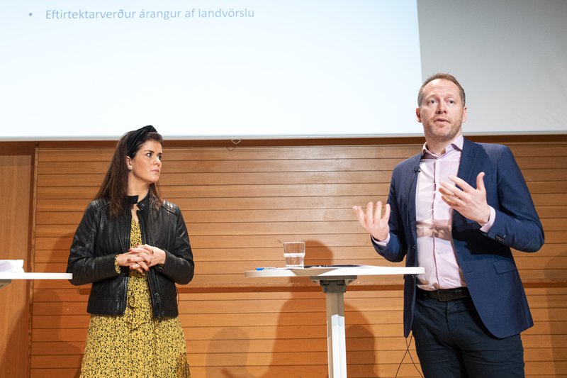 Þórdís Kolbrún R. Gylfadóttir og Guðmundur Ingi Guðbrandsson kynntu úthlutanirnar í sameiningu í morgun. Mynd: Golli
