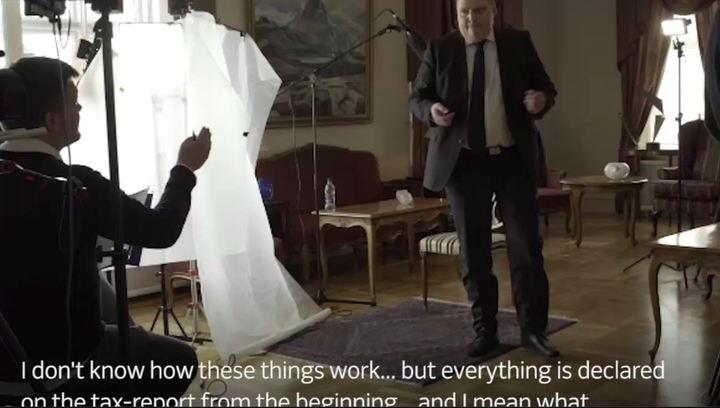 Sigmundur labbar út