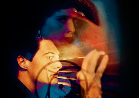 Veggspjaldið fyrir þrjátíu ára afmælisútgáfu Blue Velvet.