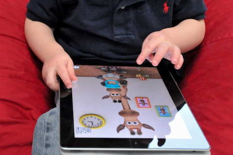 Barn í snjalltæki Mynd: Wikimedia Commons