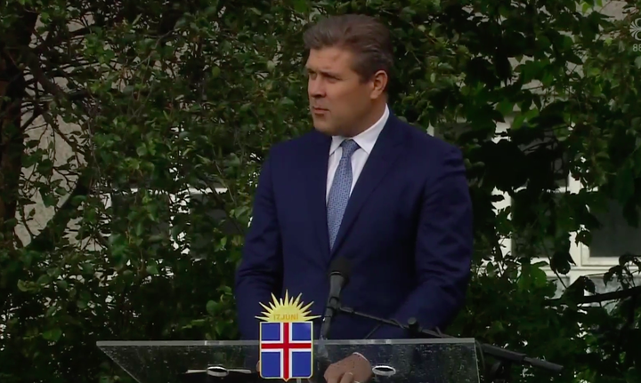 Bjarni Benediktsson forsætisráðherra á Austurvelli í dag.