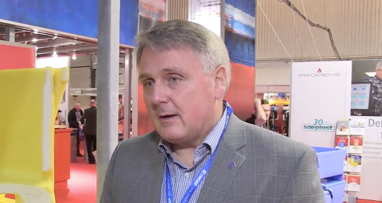 Kristján Vilhelmsson bað Ólínu velvirðingar á því sem hann sagði hafa verið „einni glæru of mikið“ í kynningu frænda hans og samstarfsmanns, Þorsteins Más Baldvinssonar.