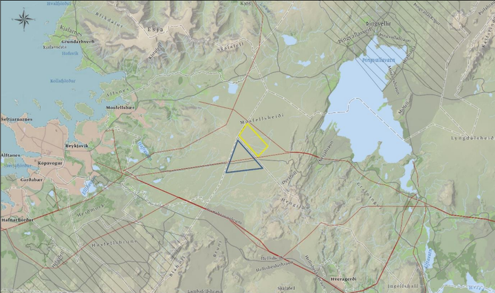 Yfirlitsmynd yfir fyrirhugað framkvæmdasvæði. Guli kassinn og blái þríhyrningurinn afmarka svæði 1. og 2. áfanga.