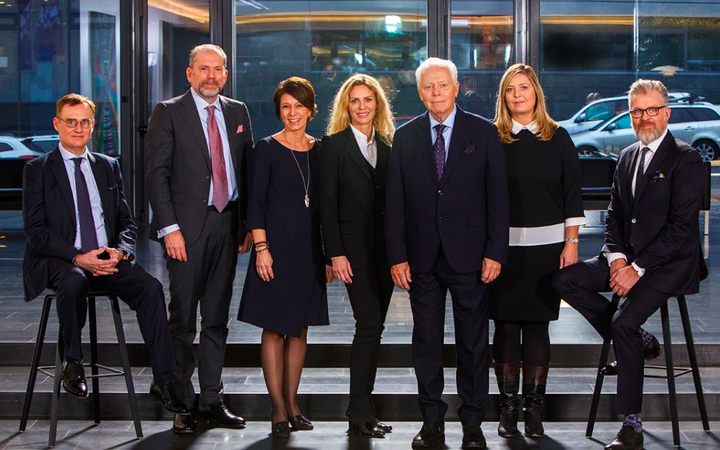 Paul Richard Horner, Renier Lemmens, Liv Fiksdahl, Herdís Dröfn Fjeldsted (varaformaður), Brynjólfur Bjarnason (formaður), Steinunn Kristín Þórðardóttir og Gunnar Sturluson skipa stjórn Arion banka.