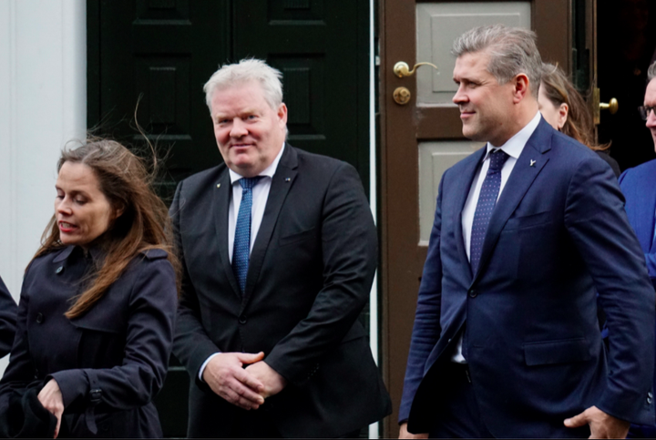 Katrín Jakobsdóttir, Sigurður Ingi Jóhannsson og Bjarni Benediktsson búast öll við því að endurnýja stjórnarsamstarf flokka sinna í þessari viku, eða þeirri næstu.