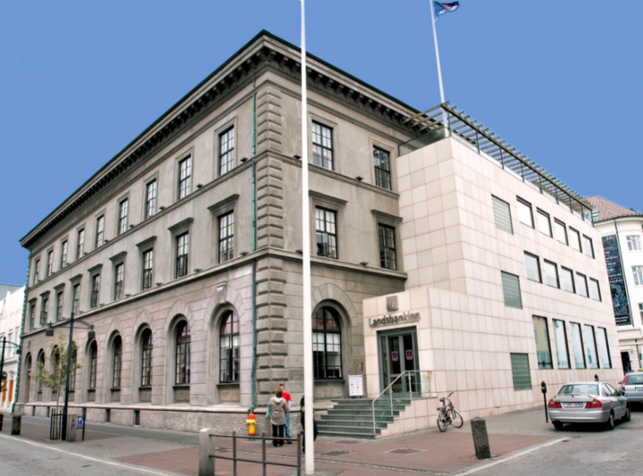 Höfuðstöðvar Landsbankans eru við Austurstræti 11.