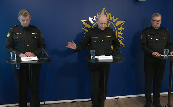 Grímur Grímsson, yfirlögregluþjónn hjá Lögreglunni á höfuðborgarsvæðinu, Karl Steinar Valsson, yfirlögregluþjónn hjá embætti ríkislögreglustjóra og Sveinn Ingiberg Magnússon, yfirlögregluþjónn hjá Héraðssaksóknara, á upplýisngafundi lögreglu í dag.