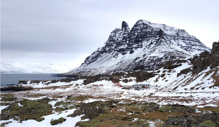 Bæjarhúsin að Heyklifi.