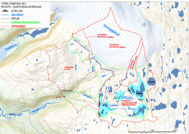 Yfirlitskort yfir Austurgilsvirkjun, sem sýnir vatnsvið, framkvæmdasvæði, stíflur, skurði, pípur og vatnaskil. Mynd: Úr skýrslu Orkustofnunar