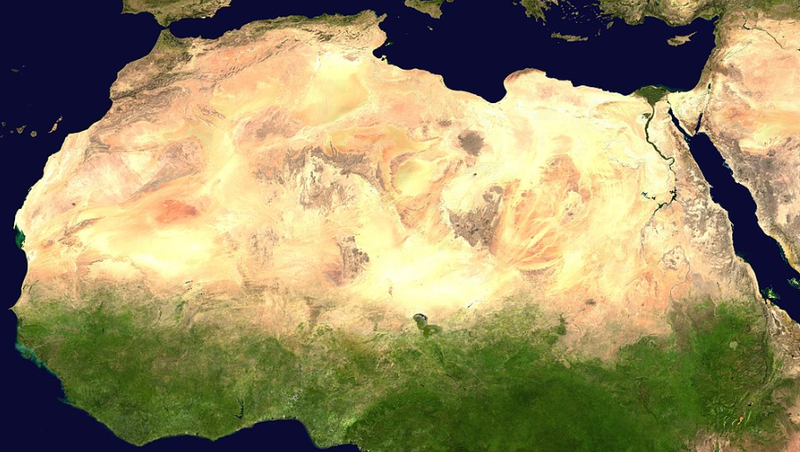 Sahara-eyðimörkin nær yfir stóran hluta Norður-Afríku. Úti fyrir vesturströndinni, til vinstri á myndinni, eru Kanarí-eyjar.