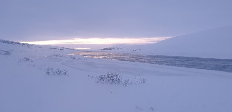 Nýleg mynd af Skjálfandafljóti á þeim slóðum þar sem vatni yrði veitt úr farvegi fljótsins um pípu og skurð að stöðvarhúsi. Mynd: Aðsend