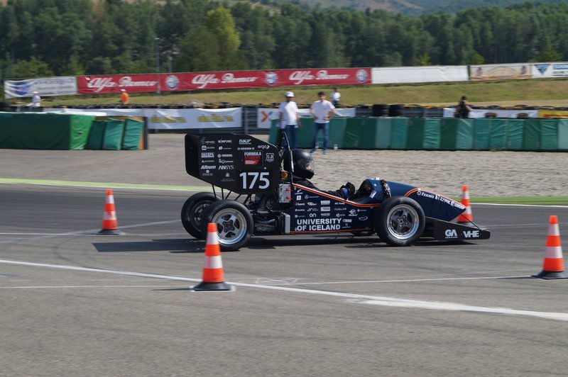 Team Spark-kappakstursbíllinn á ferð í Varano á Ítalíu.