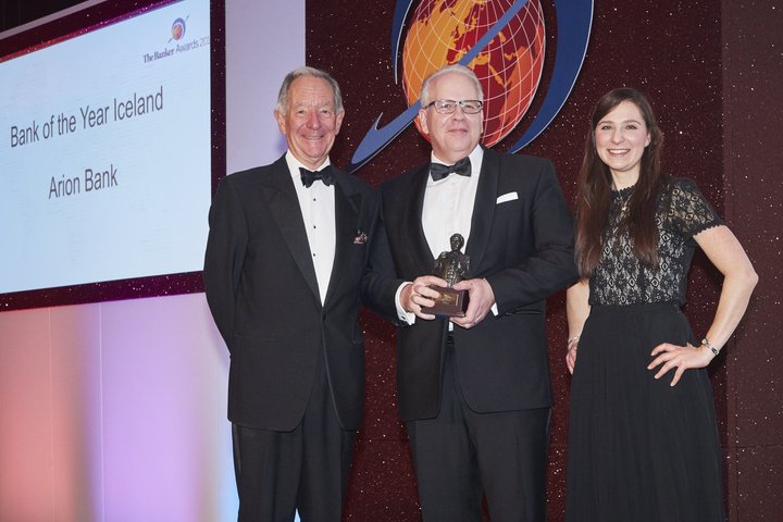 Stefán Pétursson, framkvæmdastjóri fjármálasviðs Arion banka, veitti viðurkenningunni frá The Banker móttöku fyrir hönd Arion banka.