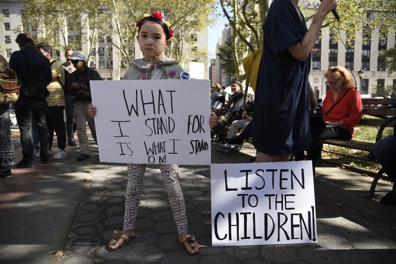 Á meðan fátækustu þjóðirnar losa flestar minnst af koltvísýring þá koma afleiðingar hnattrænnar hlýnunar verst niður á mörgum þeirra.