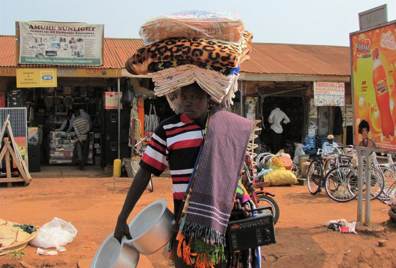Götusali í Úganda. Mynd: Sunna Ósk Logadóttir