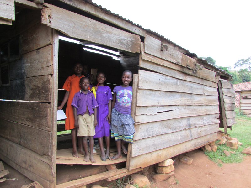 Aðstæður barna eru mjög mismunandi í Úganda. Fátækt er útbreidd, bæði í borgunum og úti á landsbyggðinni. Mynd: Sunna Ósk Logadóttir