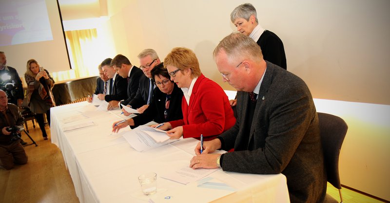 Frá undirritun samkomulagsins í september 2016. Mynd: Stjórnarráðið