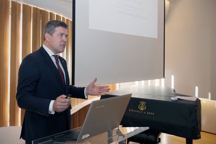 bjarni lífeyrissjóðir